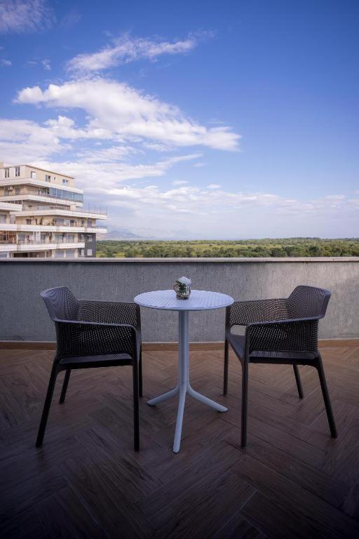 Sky Hotel Shkodra Exterior foto